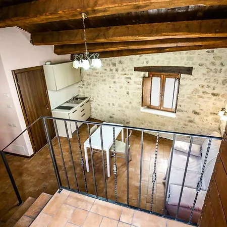 アパート Le Aie Di Postignano Sellano