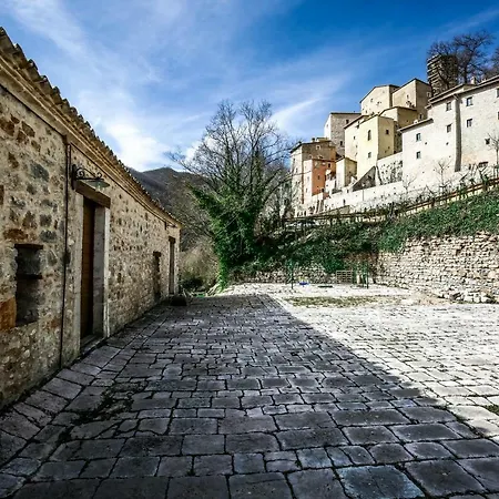 Apartament Le Aie Di Postignano