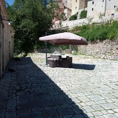 Le Aie Di Postignano アパート Sellano