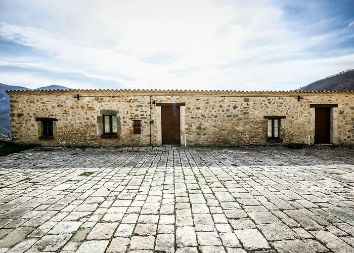 Le Aie Di Postignano * Sellano